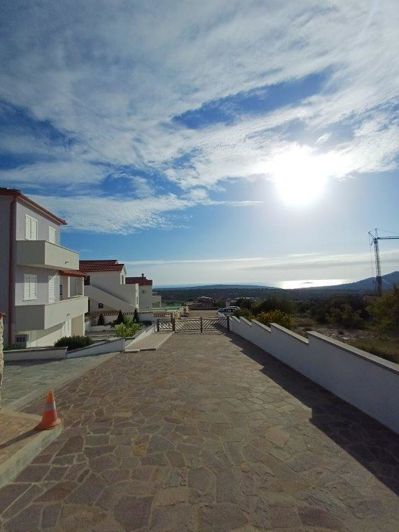 Image No.17-6 Bed Property for sale