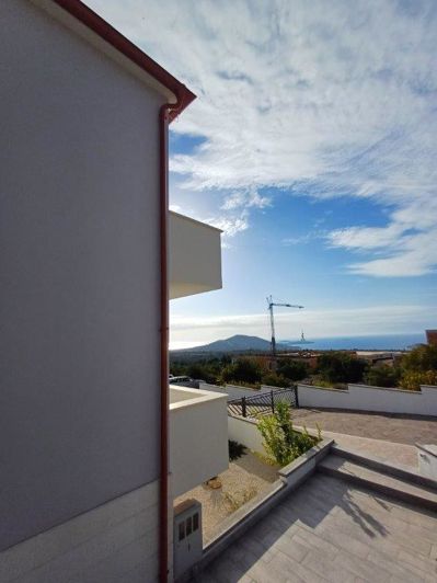 Image No.19-6 Bed Property for sale