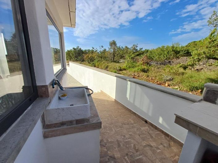 Image No.7-6 Bed Property for sale