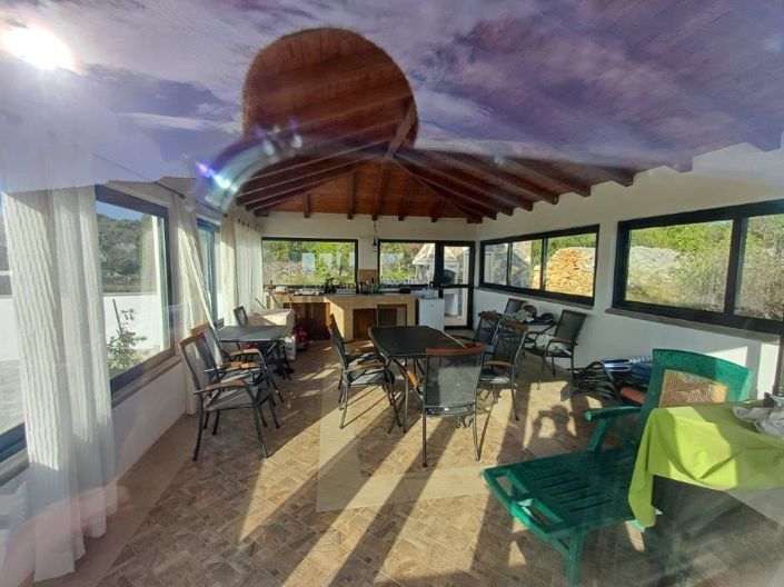 Image No.8-6 Bed Property for sale