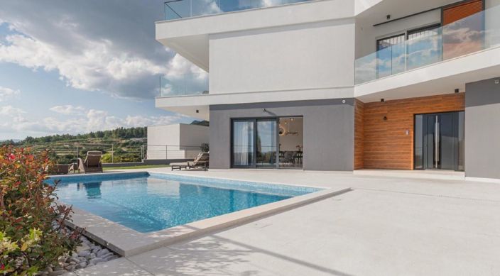 Image No.10-4 Bed Property for sale