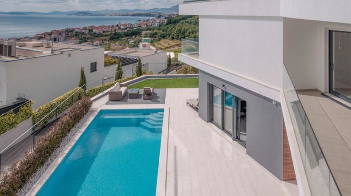 Image No.11-4 Bed Property for sale