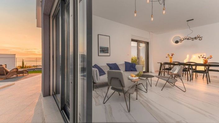 Image No.18-4 Bed Property for sale