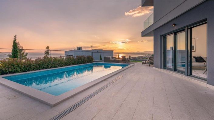 Image No.20-4 Bed Property for sale