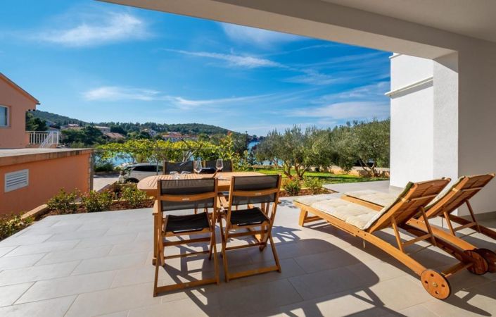 Image No.12-11 Bed Property for sale