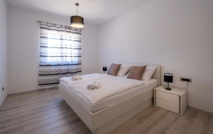 Image No.21-11 Bed Property for sale