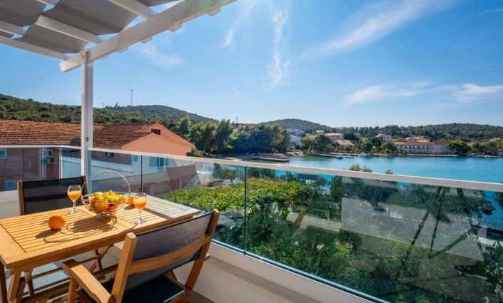 Image No.9-11 Bed Property for sale