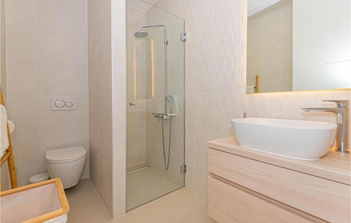 Image No.24-11 Bed Property for sale