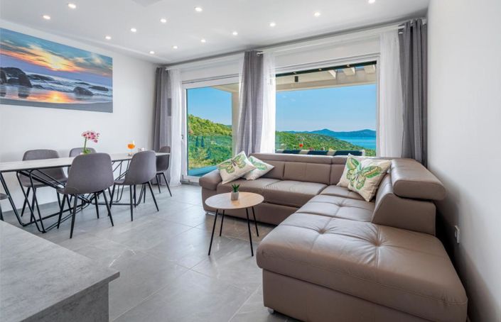 Image No.15-5 Bed Property for sale