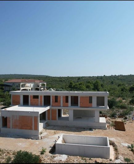 Image No.3-4 Bed Property for sale