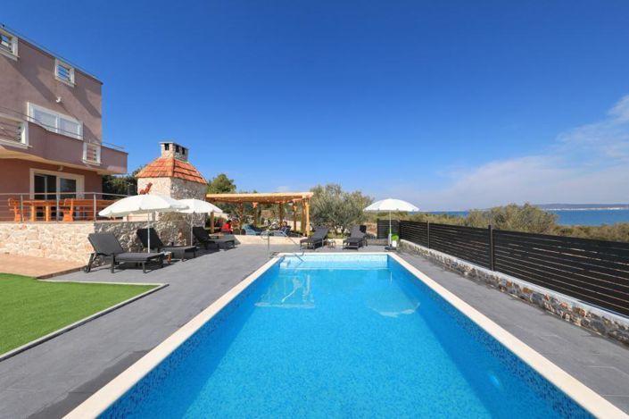 Image No.3-Propriété de 7 chambres à vendre à Pašman