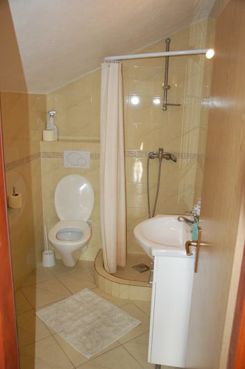 Image No.20-4 Bed Property for sale