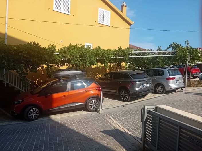 Image No.22-8 Bed Property for sale