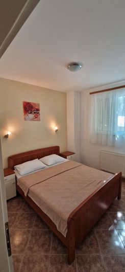 Image No.25-8 Bed Property for sale