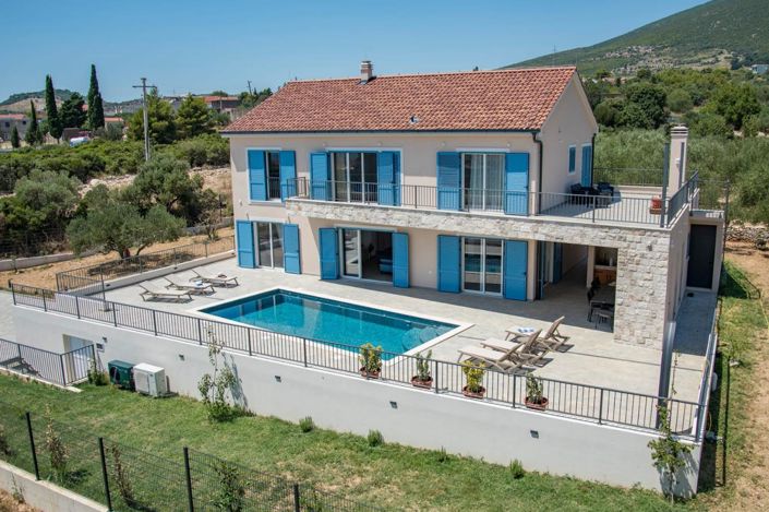 Image No.1-4 Bed Property for sale