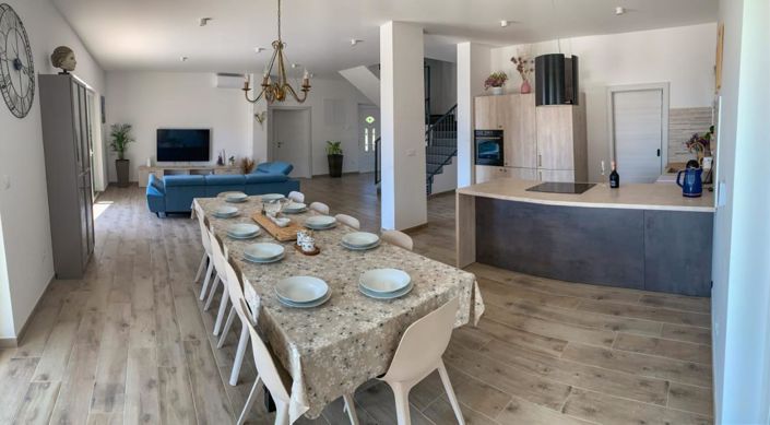 Image No.14-4 Bed Property for sale