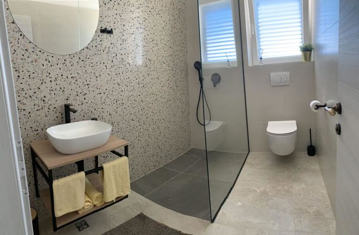 Image No.17-4 Bed Property for sale