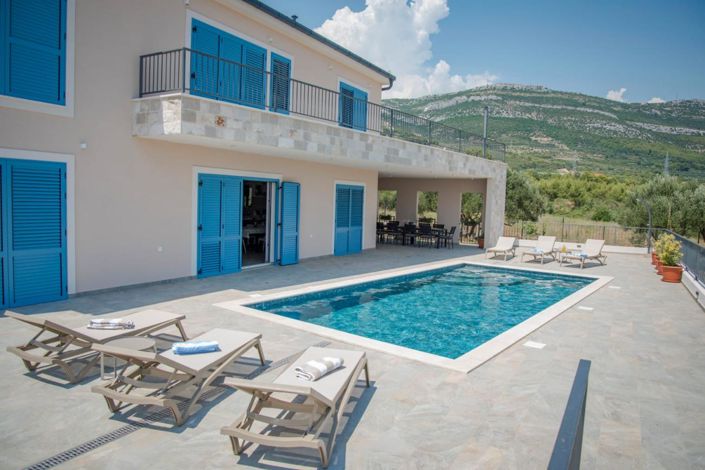 Image No.2-4 Bed Property for sale