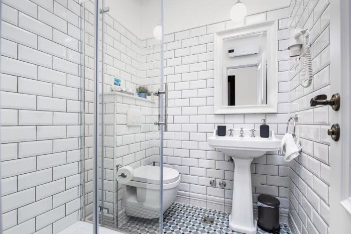 Image No.11-6 Bed Property for sale