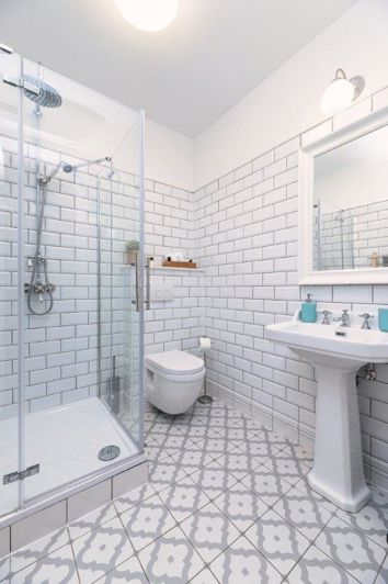 Image No.25-6 Bed Property for sale