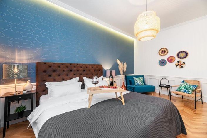 Image No.9-6 Bed Property for sale