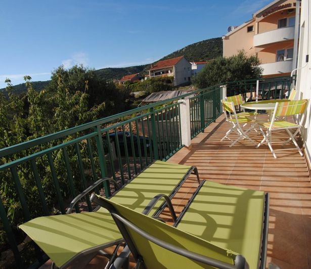 Image No.25-11 Bed Property for sale