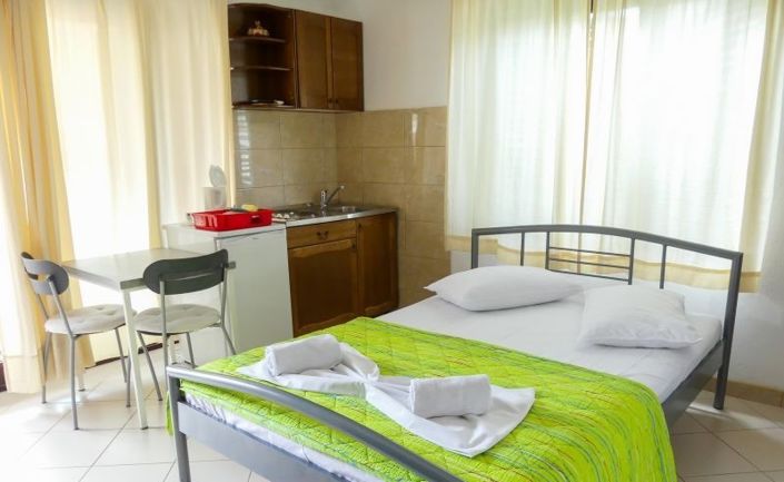 Image No.14-8 Bed Property for sale