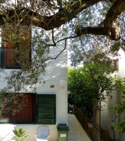 Image No.9-8 Bed Property for sale