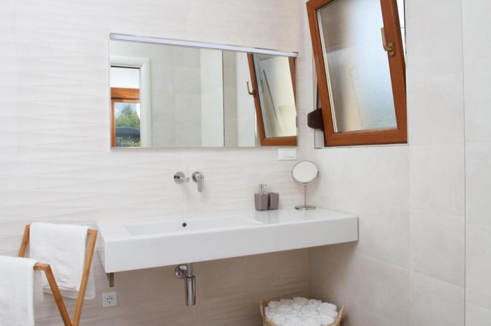 Image No.14-3 Bed Property for sale