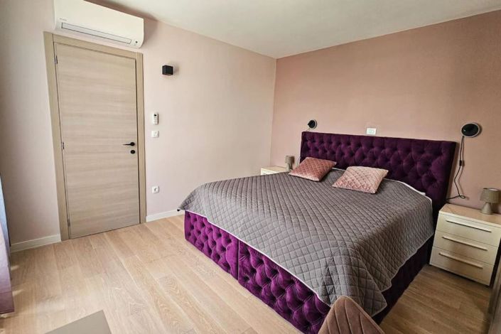 Image No.11-4 Bed Property for sale