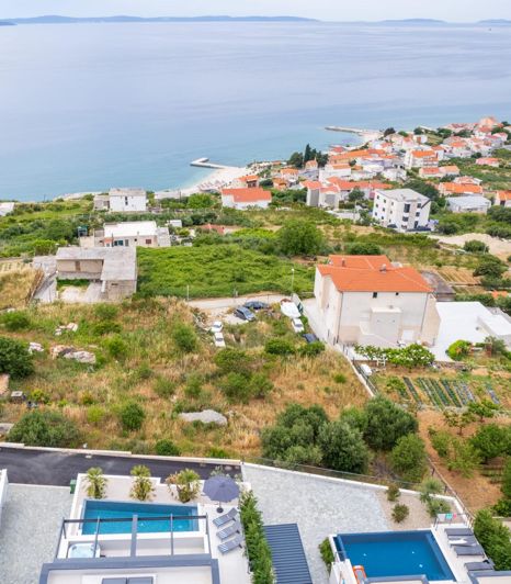 Image No.4-4 Bed Property for sale