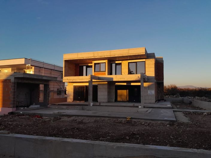 Image No.10-4 Bed Property for sale