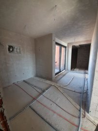 137104-528060