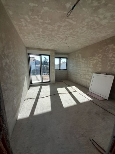 Image No.17-4 Bed Property for sale