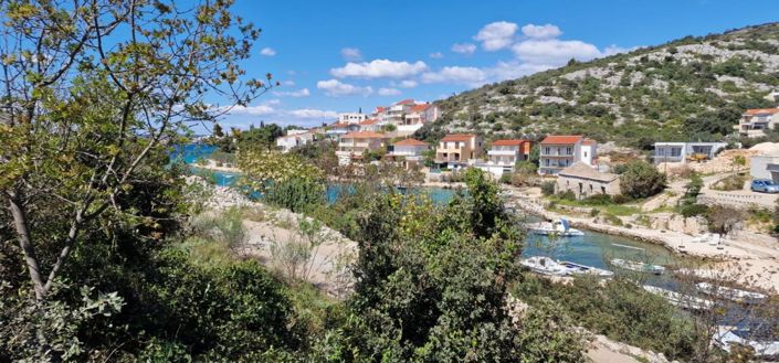 Image No.16-3 Bed Property for sale