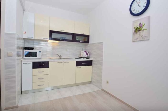 Image No.21-7 Bed Property for sale