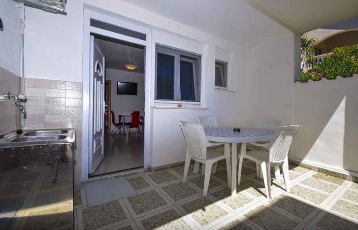 Image No.24-7 Bed Property for sale