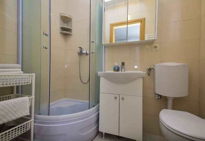 Image No.25-7 Bed Property for sale