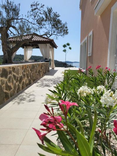 Image No.17-4 Bed Property for sale