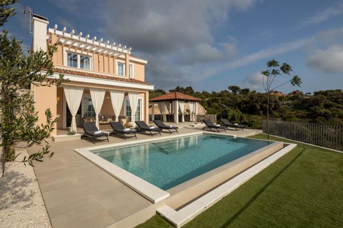 Image No.2-4 Bed Property for sale