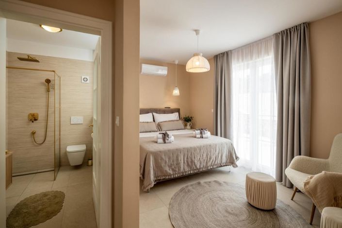 Image No.21-4 Bed Property for sale