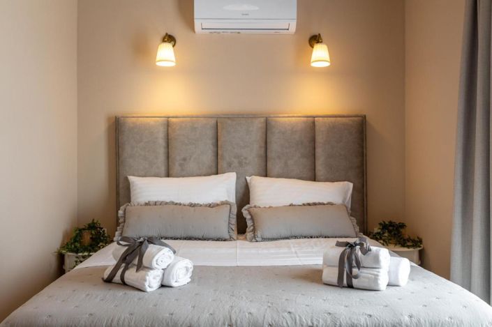 Image No.25-4 Bed Property for sale