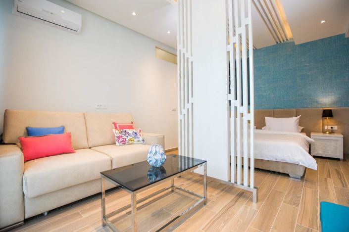 Image No.19-12 Bed Property for sale