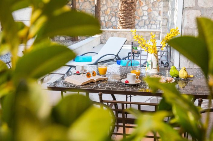 Image No.5-12 Bed Property for sale