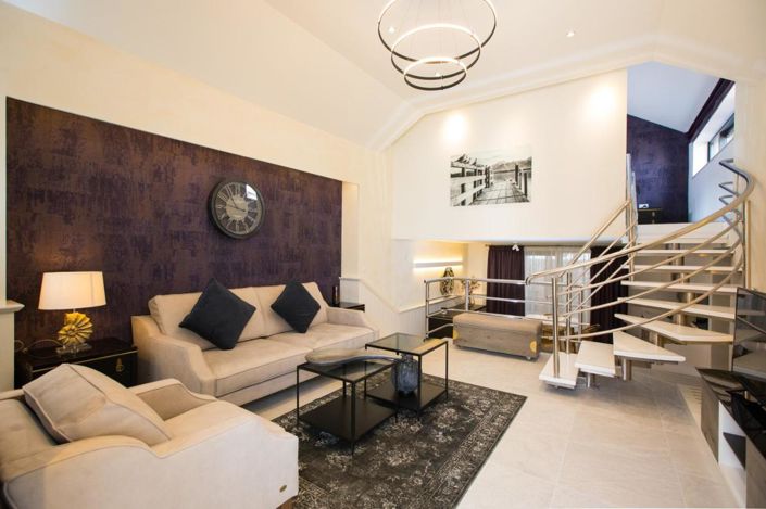 Image No.9-12 Bed Property for sale