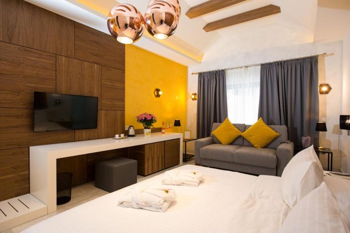 Image No.9-12 Bed Property for sale