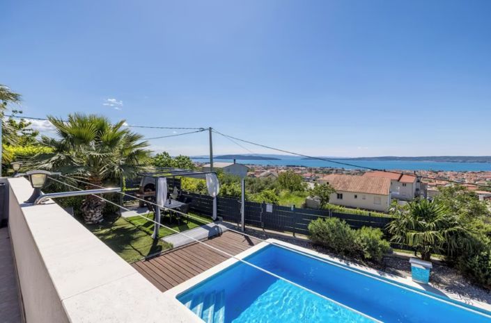 Image No.1-Propriété de 4 chambres à vendre à Kaštel Stari
