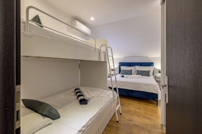 Image No.13-4 Bed Property for sale