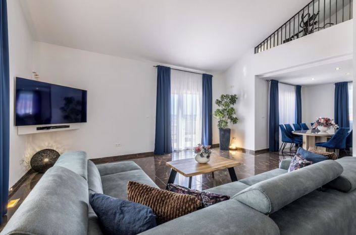 Image No.22-4 Bed Property for sale