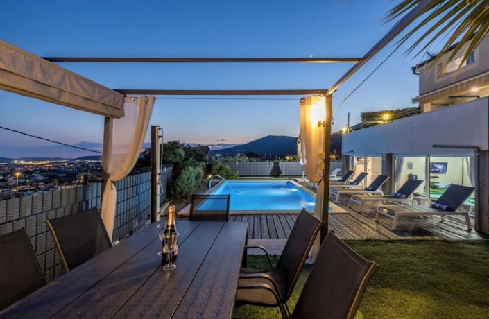 Image No.8-4 Bed Property for sale